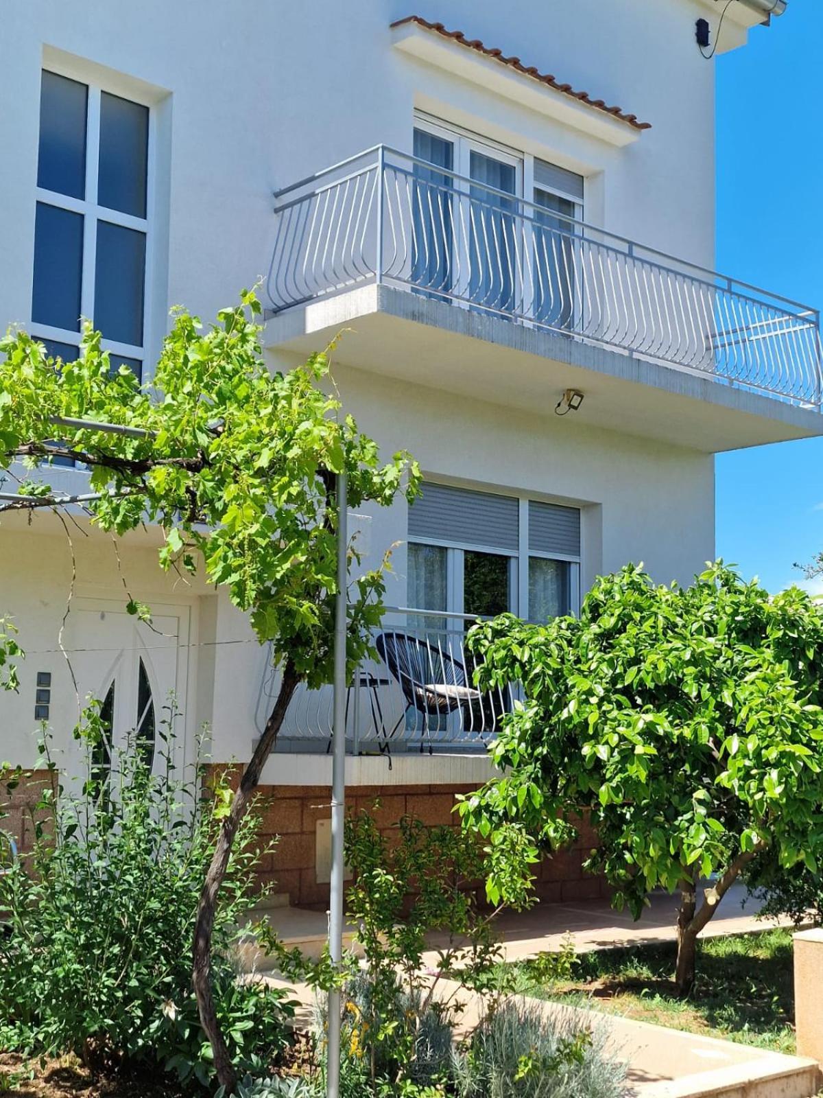 Apartmani Zinda Sukošan エクステリア 写真